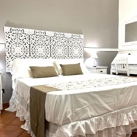 ナポリ Miluar - Centro Storico - Lungo La Via Della Musica Bed & Breakfast エクステリア 写真