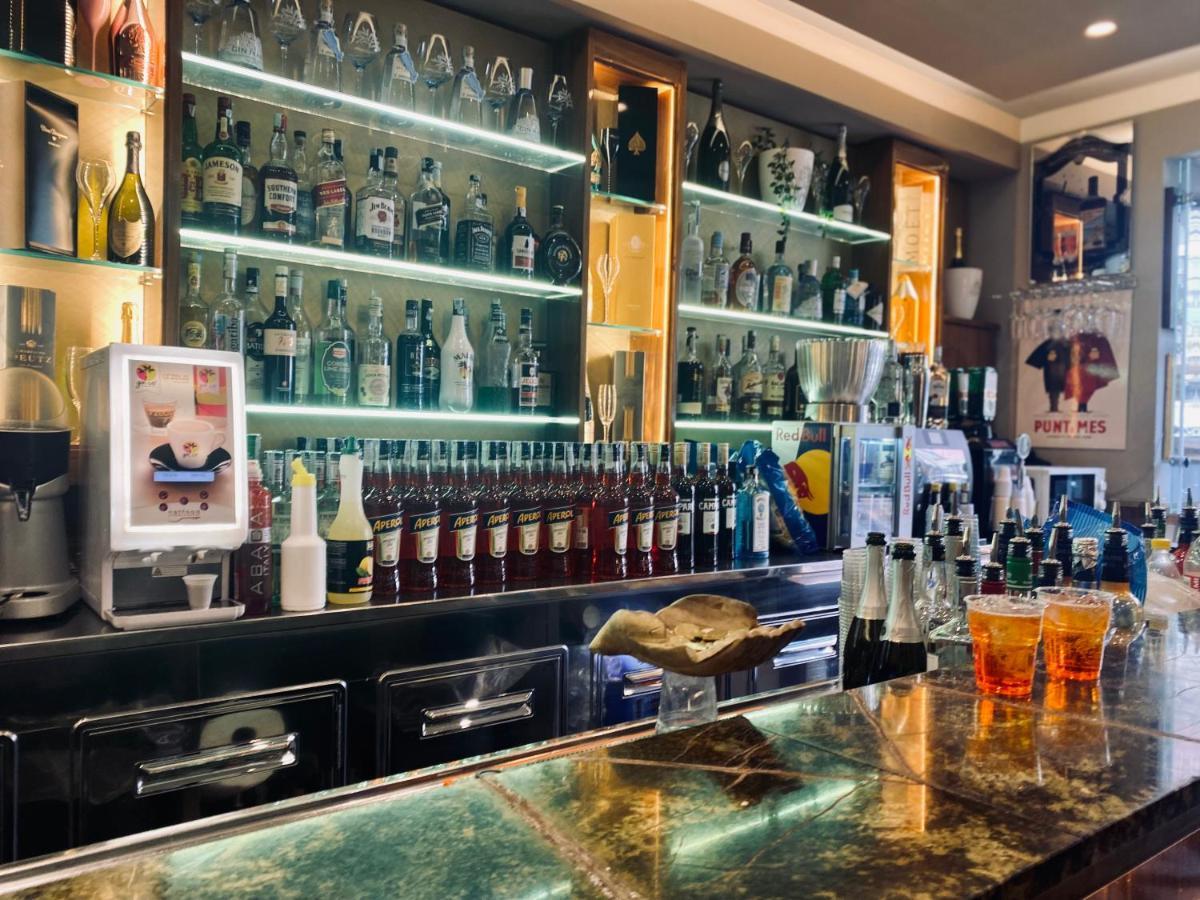 ナポリ Miluar - Centro Storico - Lungo La Via Della Musica Bed & Breakfast エクステリア 写真