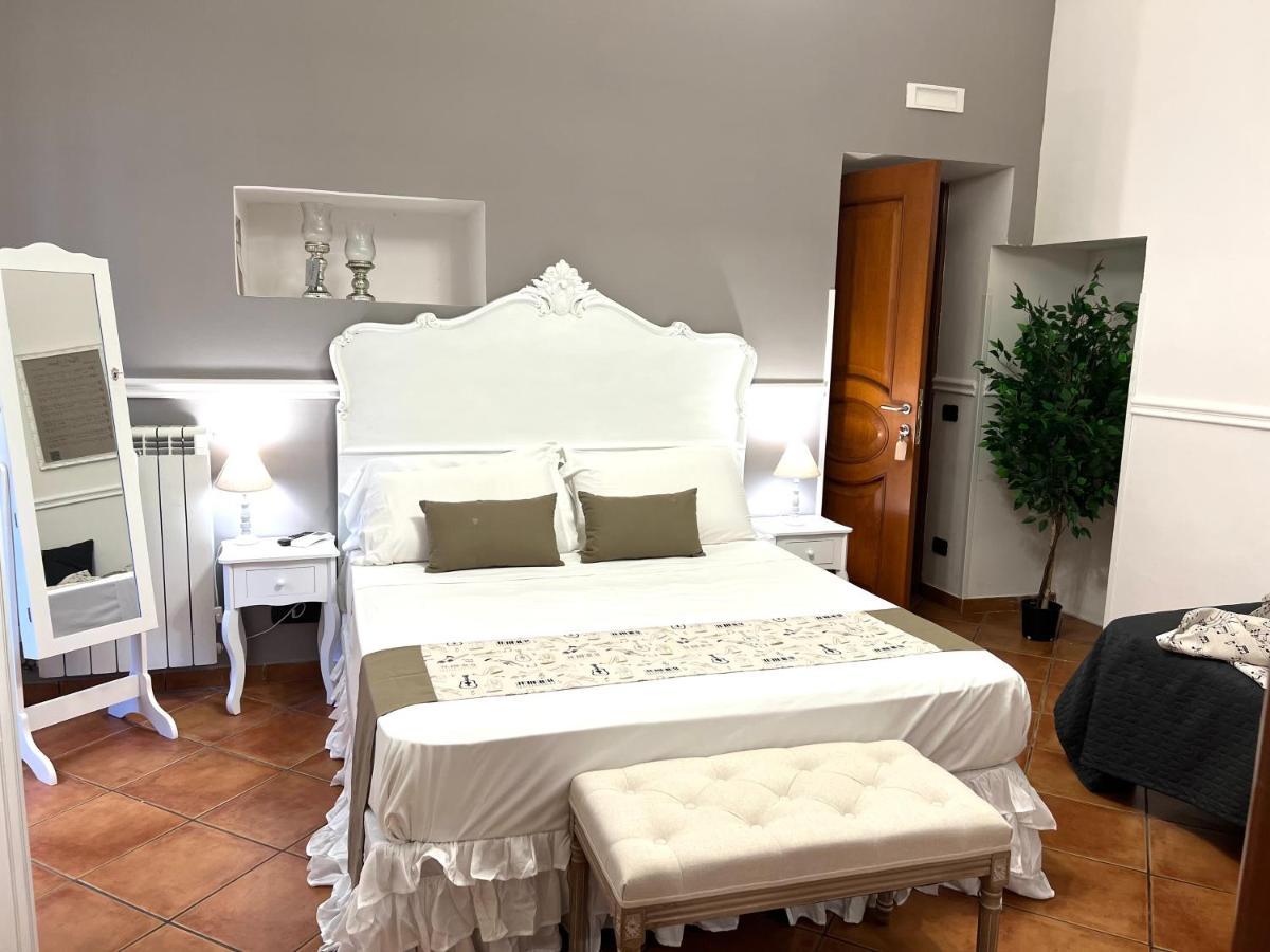 ナポリ Miluar - Centro Storico - Lungo La Via Della Musica Bed & Breakfast エクステリア 写真