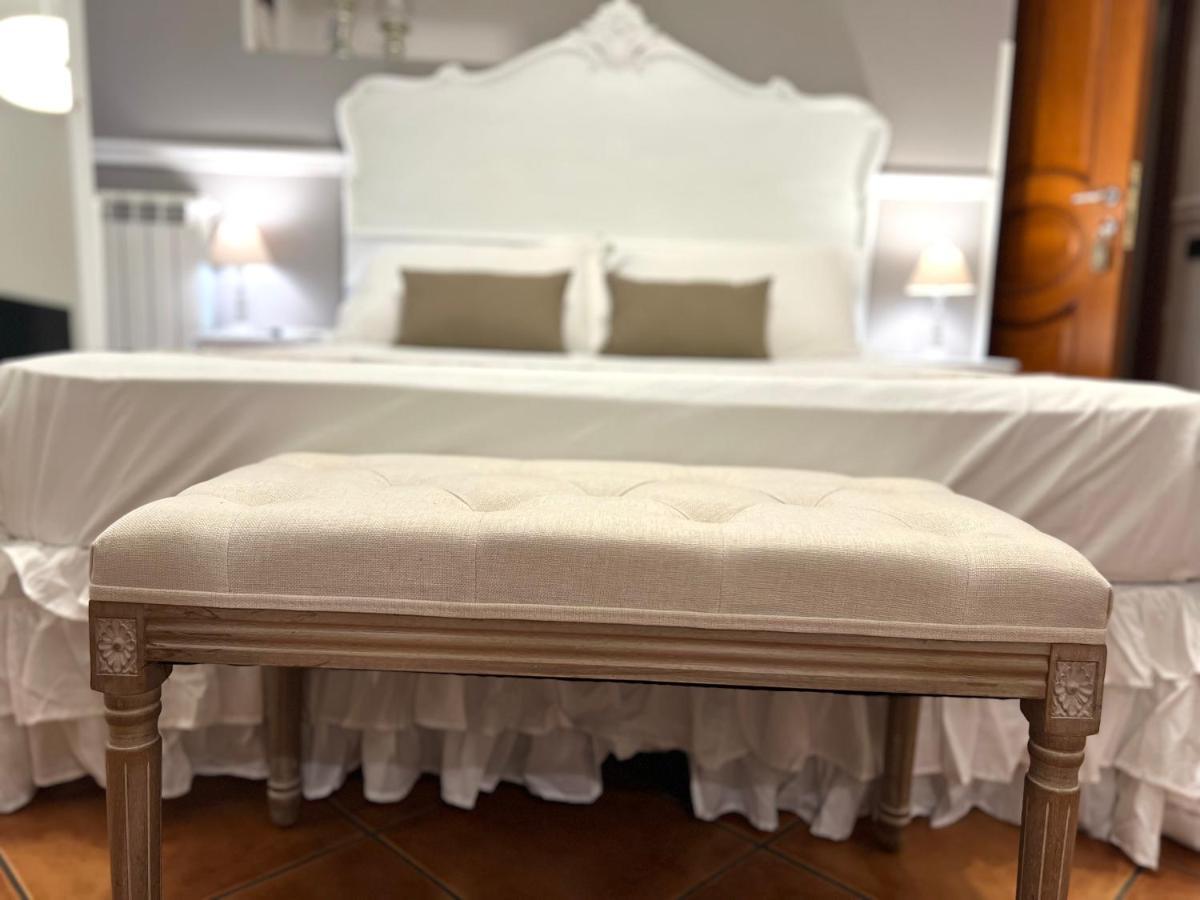 ナポリ Miluar - Centro Storico - Lungo La Via Della Musica Bed & Breakfast エクステリア 写真