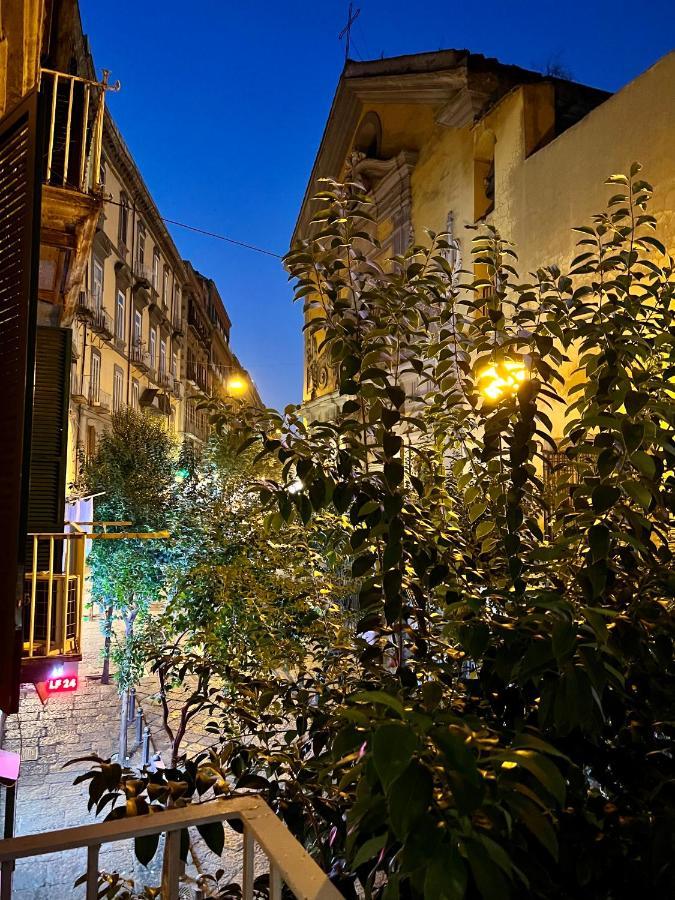 ナポリ Miluar - Centro Storico - Lungo La Via Della Musica Bed & Breakfast エクステリア 写真