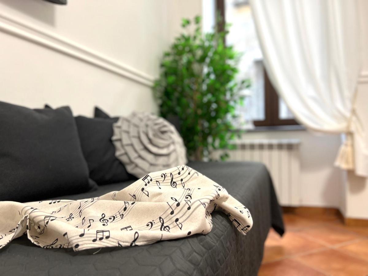 ナポリ Miluar - Centro Storico - Lungo La Via Della Musica Bed & Breakfast エクステリア 写真
