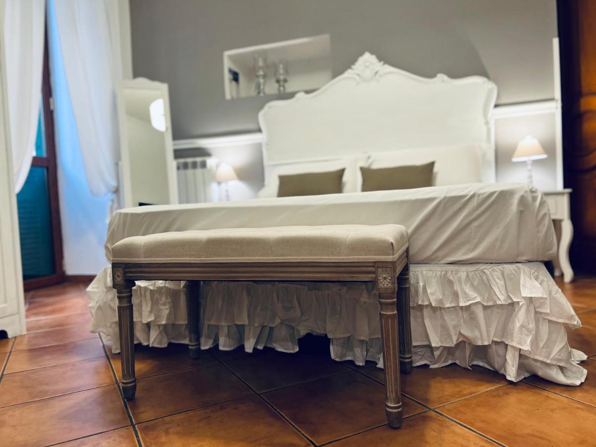 ナポリ Miluar - Centro Storico - Lungo La Via Della Musica Bed & Breakfast エクステリア 写真